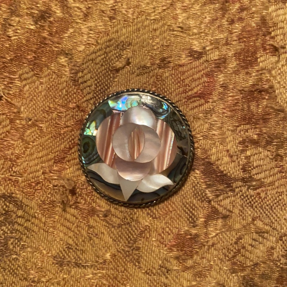 Brooches - Picture 2 of 4
